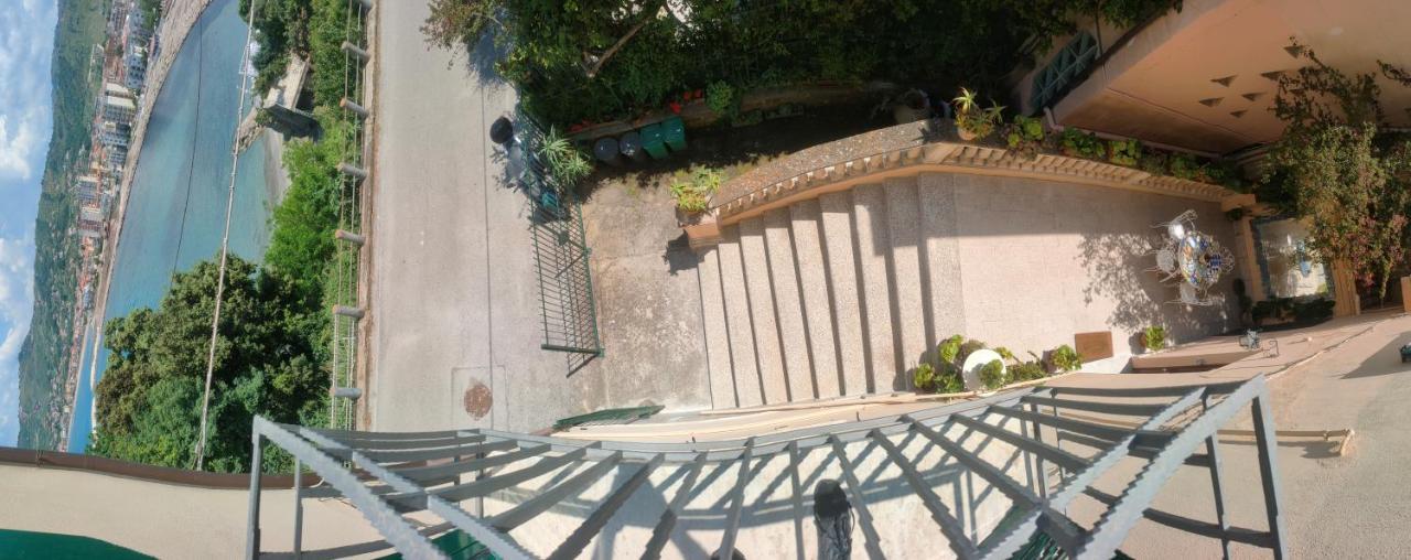 Panoramic Apartments In Villa In Center "The Beach And The Cliff" 1 Agropoli Εξωτερικό φωτογραφία